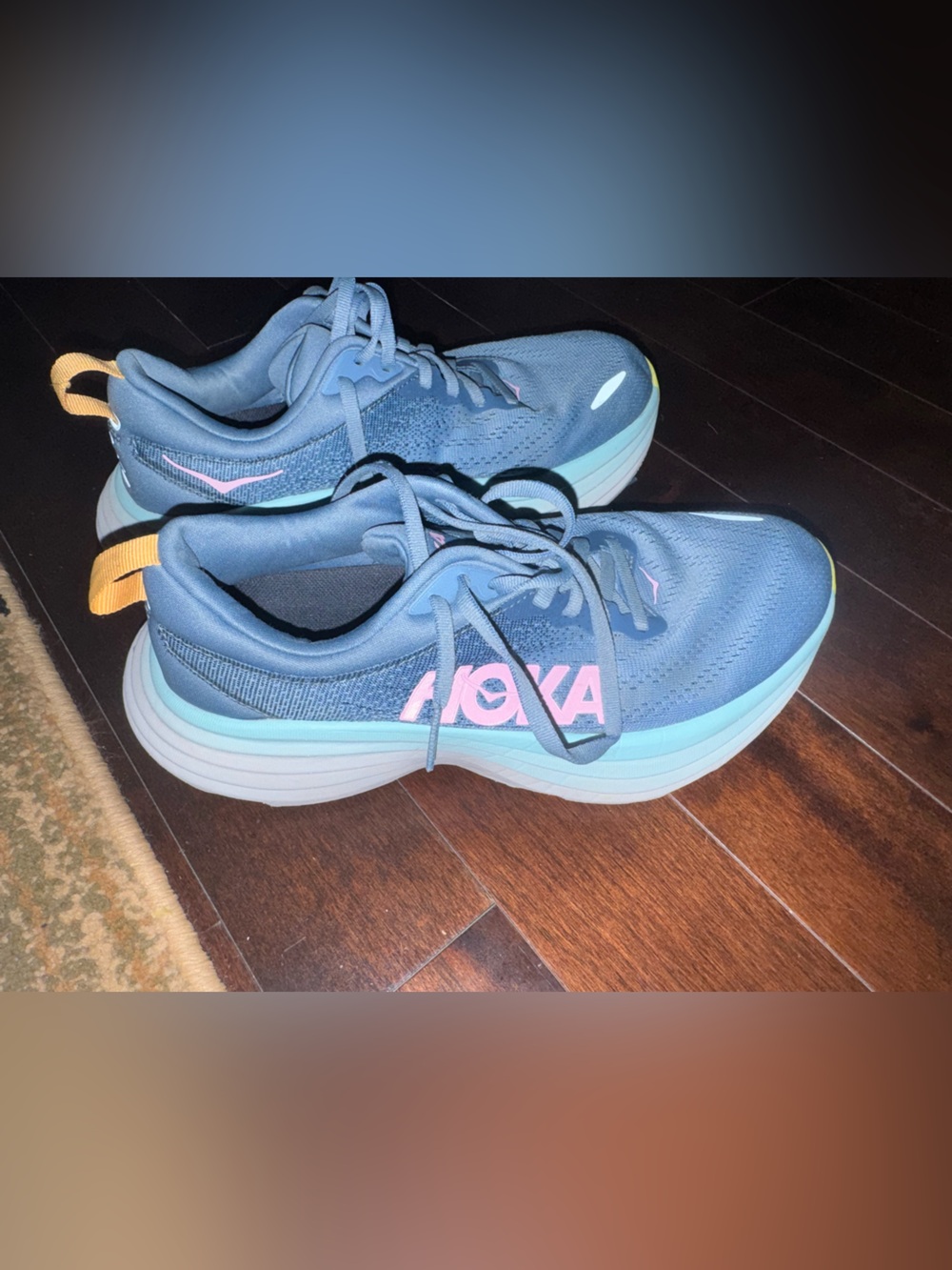 Hoka Women's Blue bondi 8